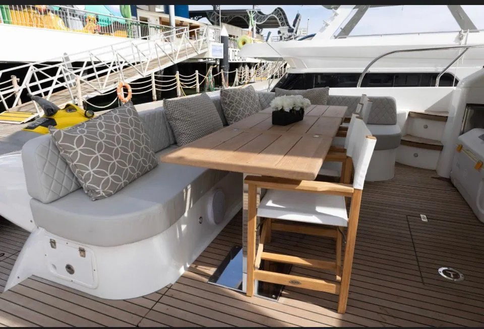 Bleed Blue yacht photo 10