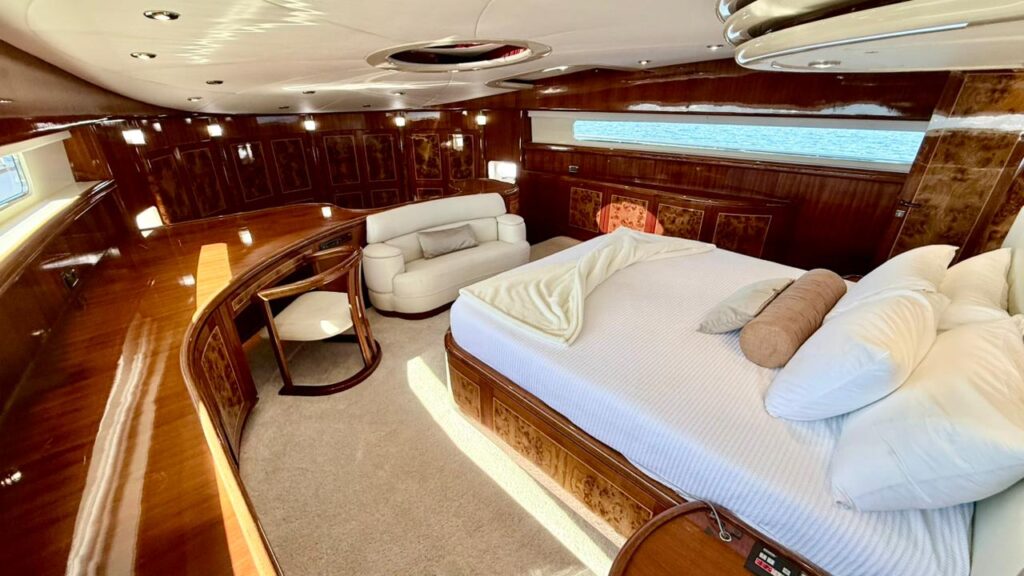 Horizon yacht photo 3
