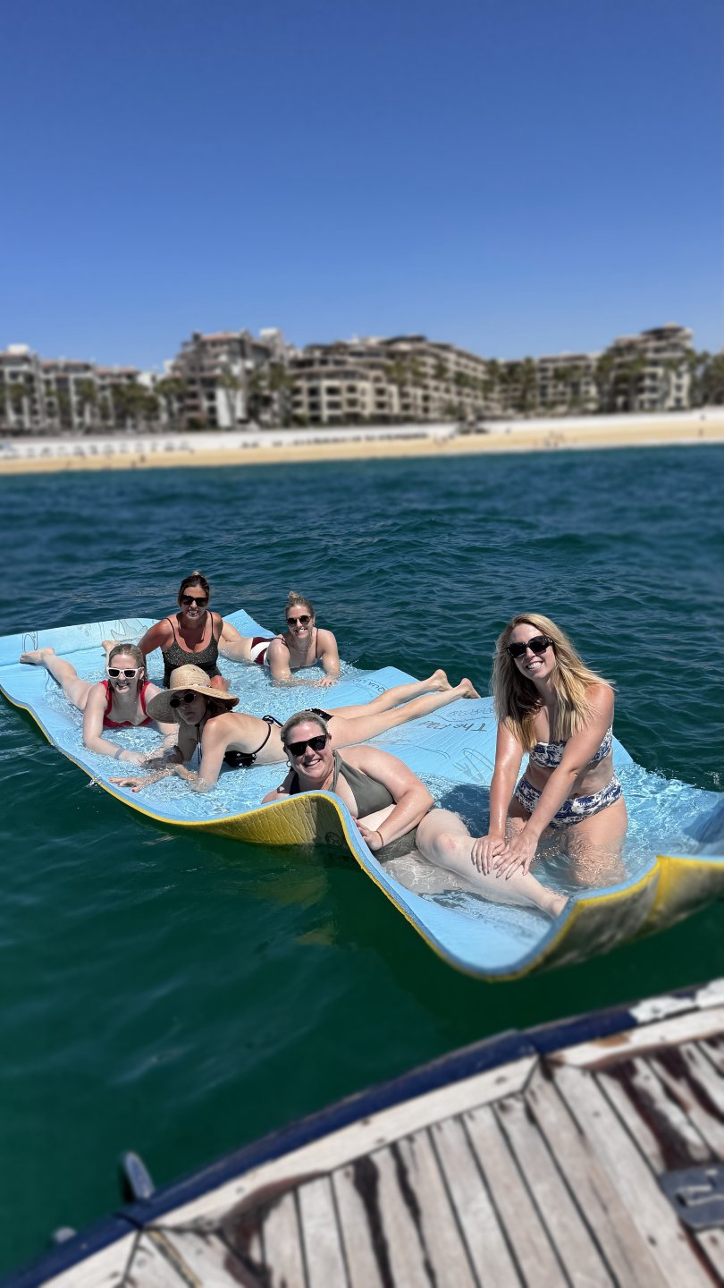 Cabo Dream Yacht guest photo 4