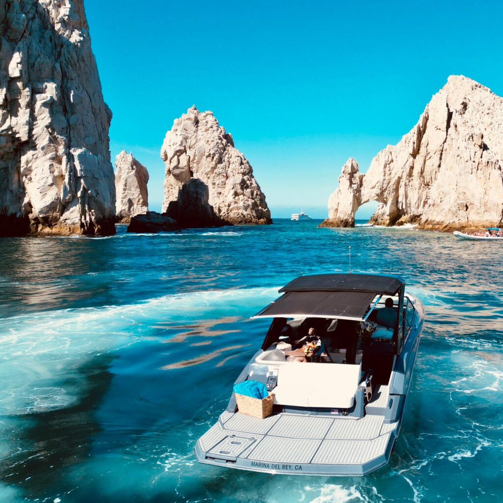 Whiplash yacht photo 3